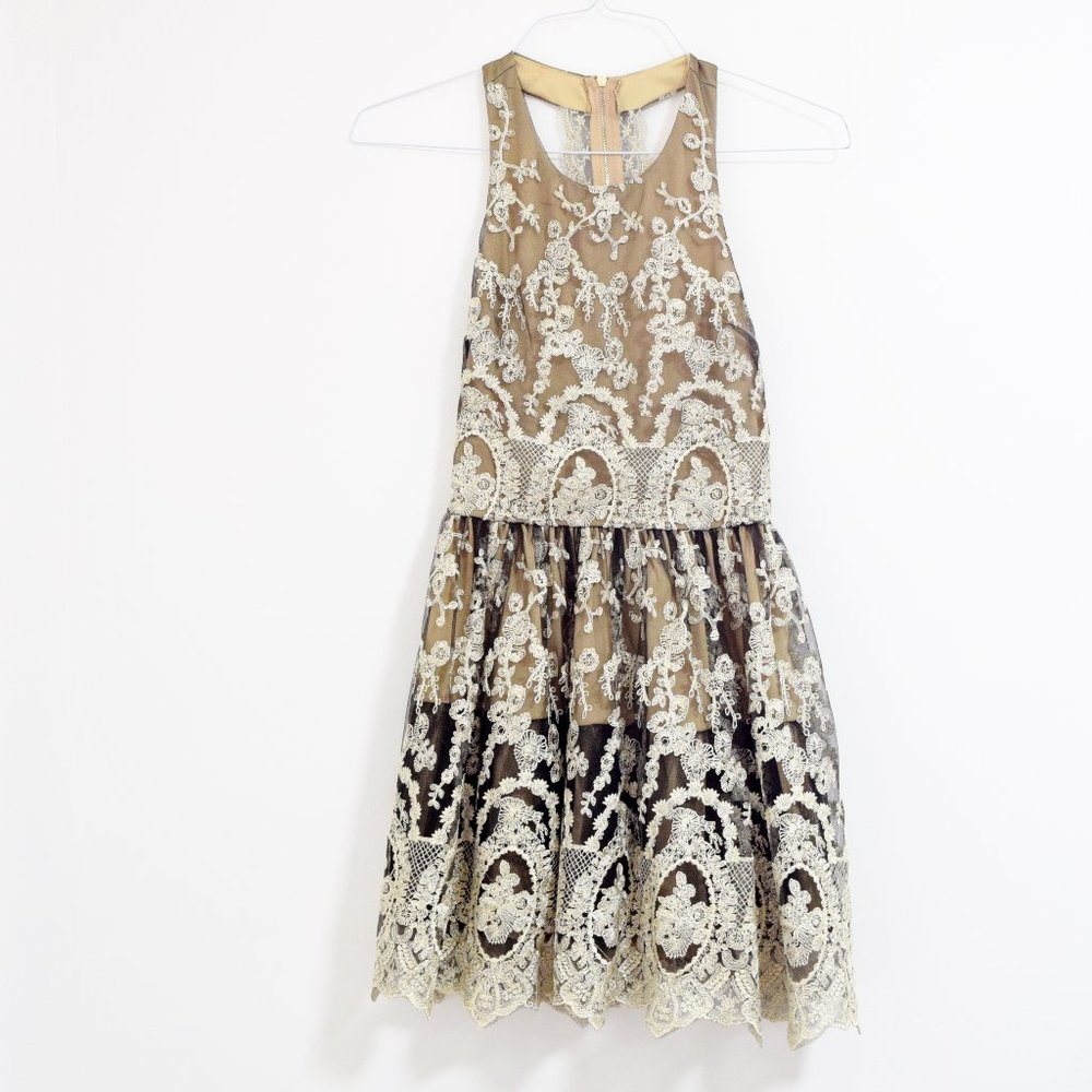 NEW LORD & TAYLOR Gold Lace Embroidered Tulle Regal A-line Formal Dress | Size S